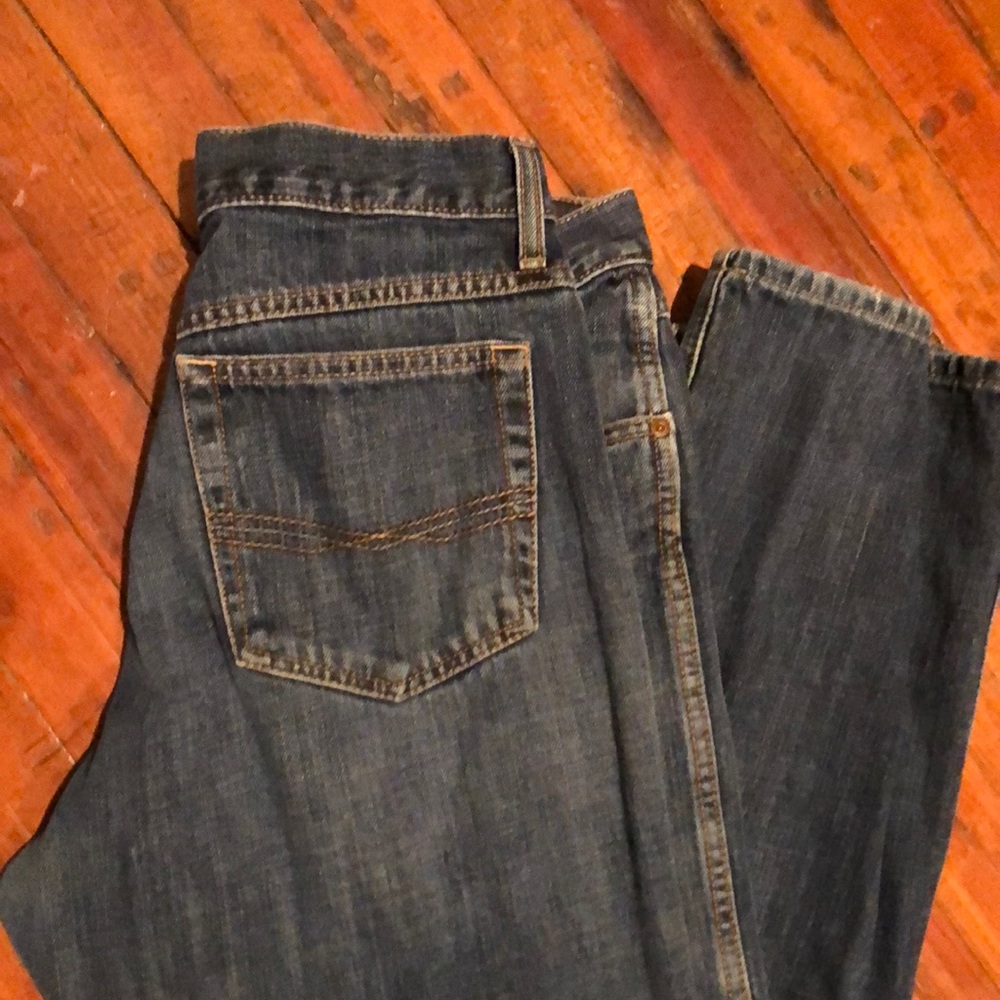 32 x 34 Ariat Jeans. Relaxed fit.